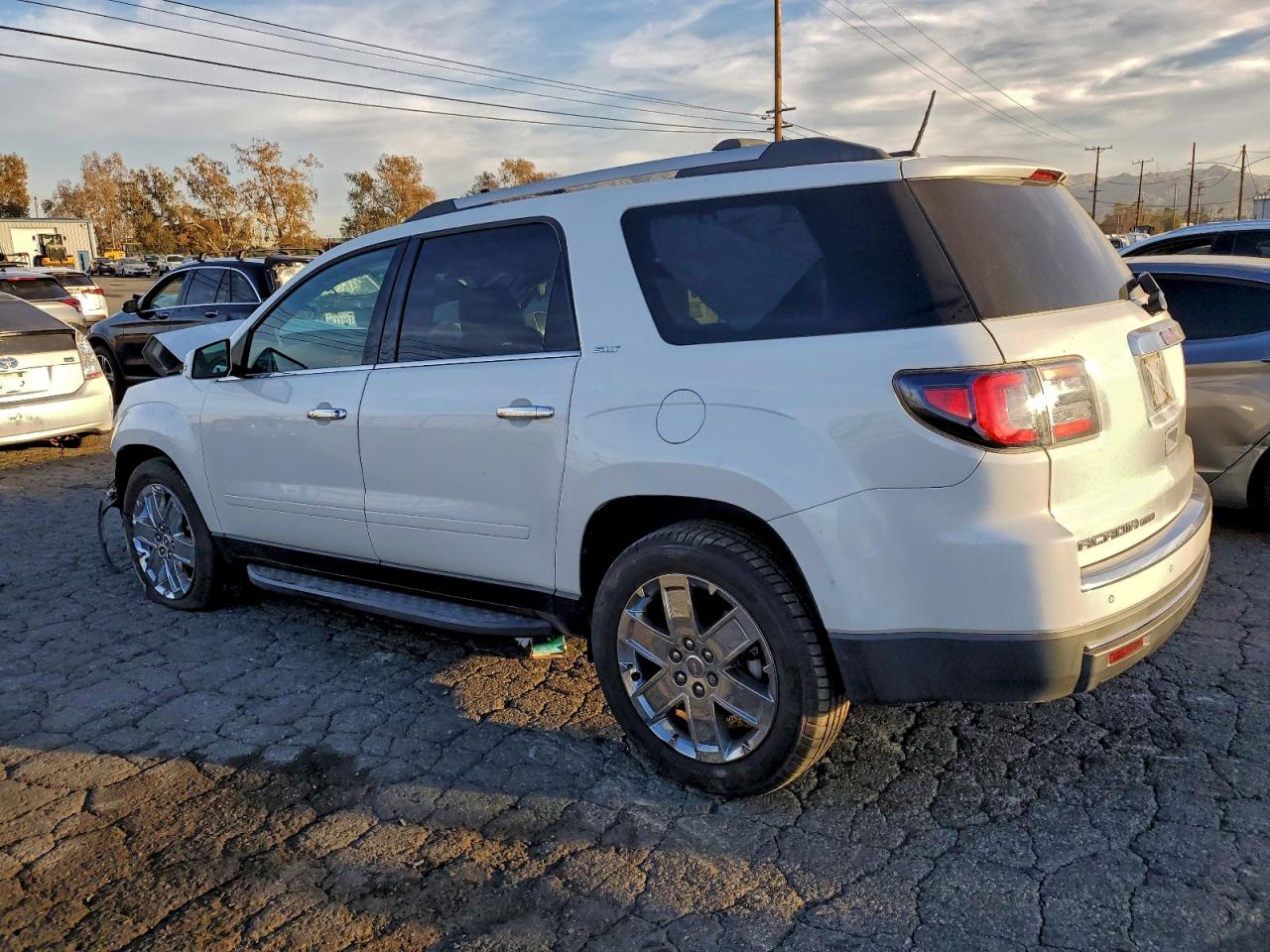 2017 GMC ACADIA LIMITED SLT-2 photo 2