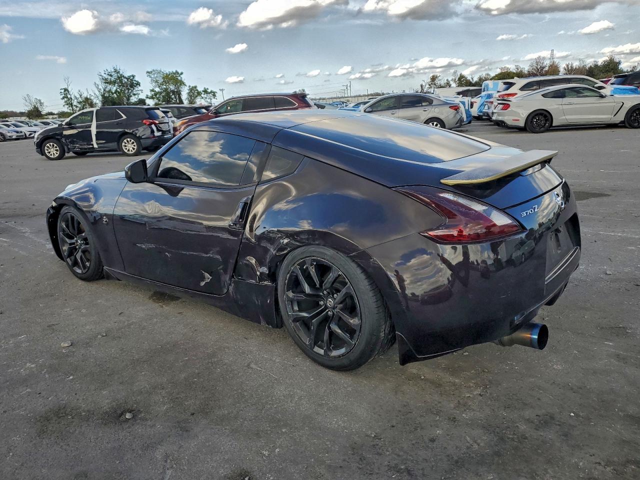 2016 NISSAN 370Z BASE photo 2