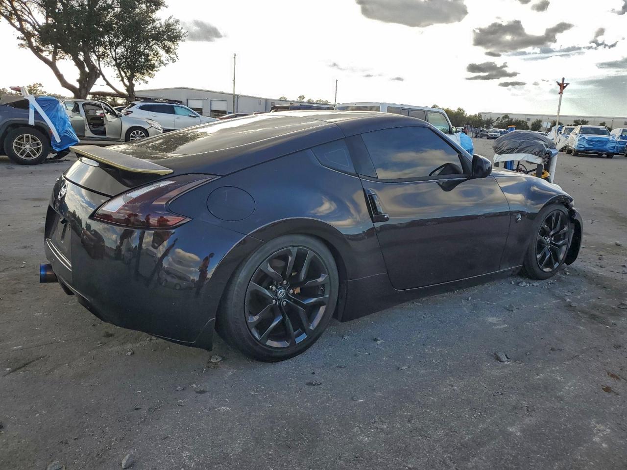 2016 NISSAN 370Z BASE photo 3