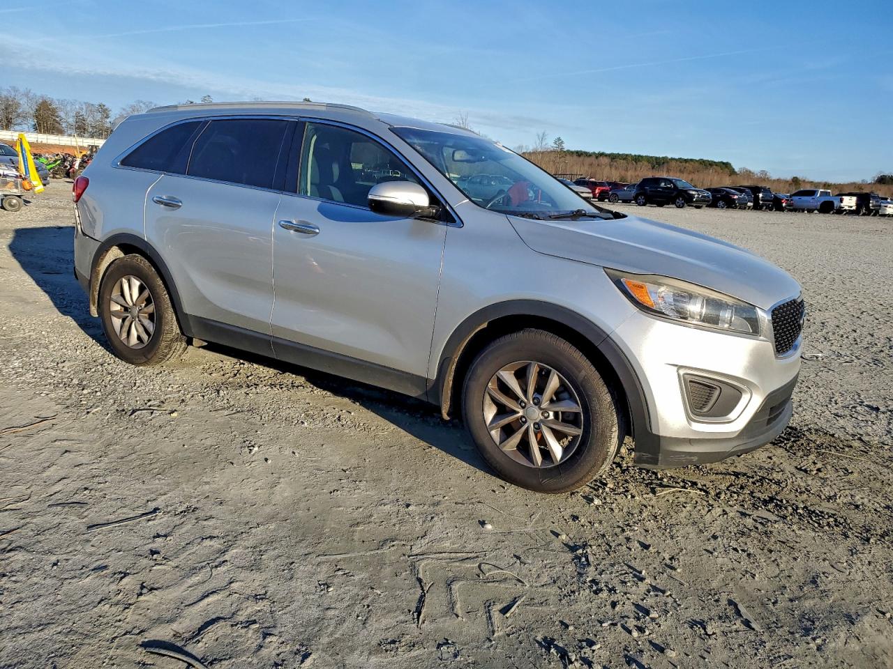 2016 KIA SORENTO LX photo 4