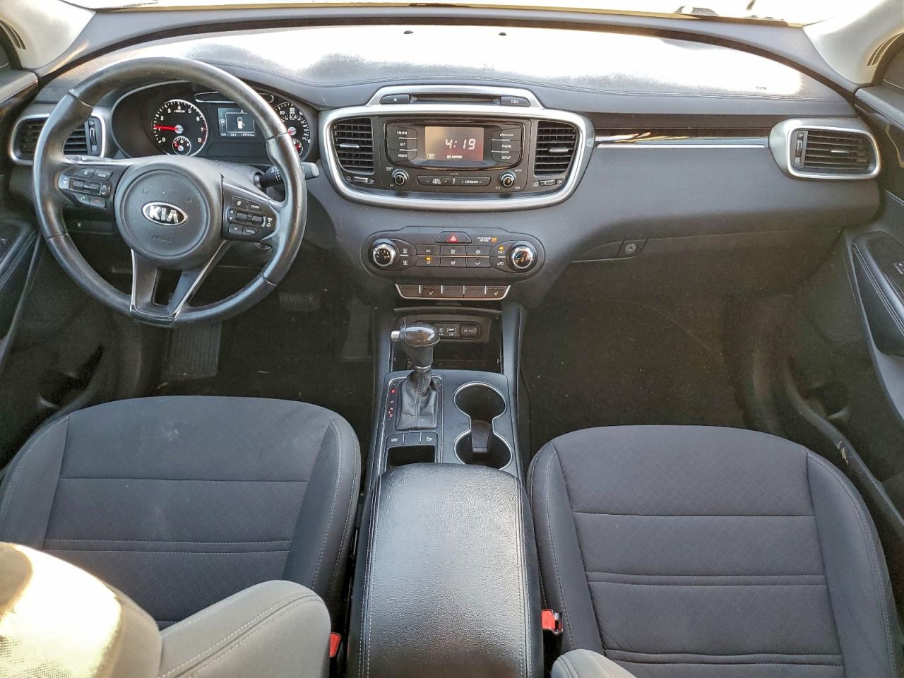 2016 KIA SORENTO LX photo 8