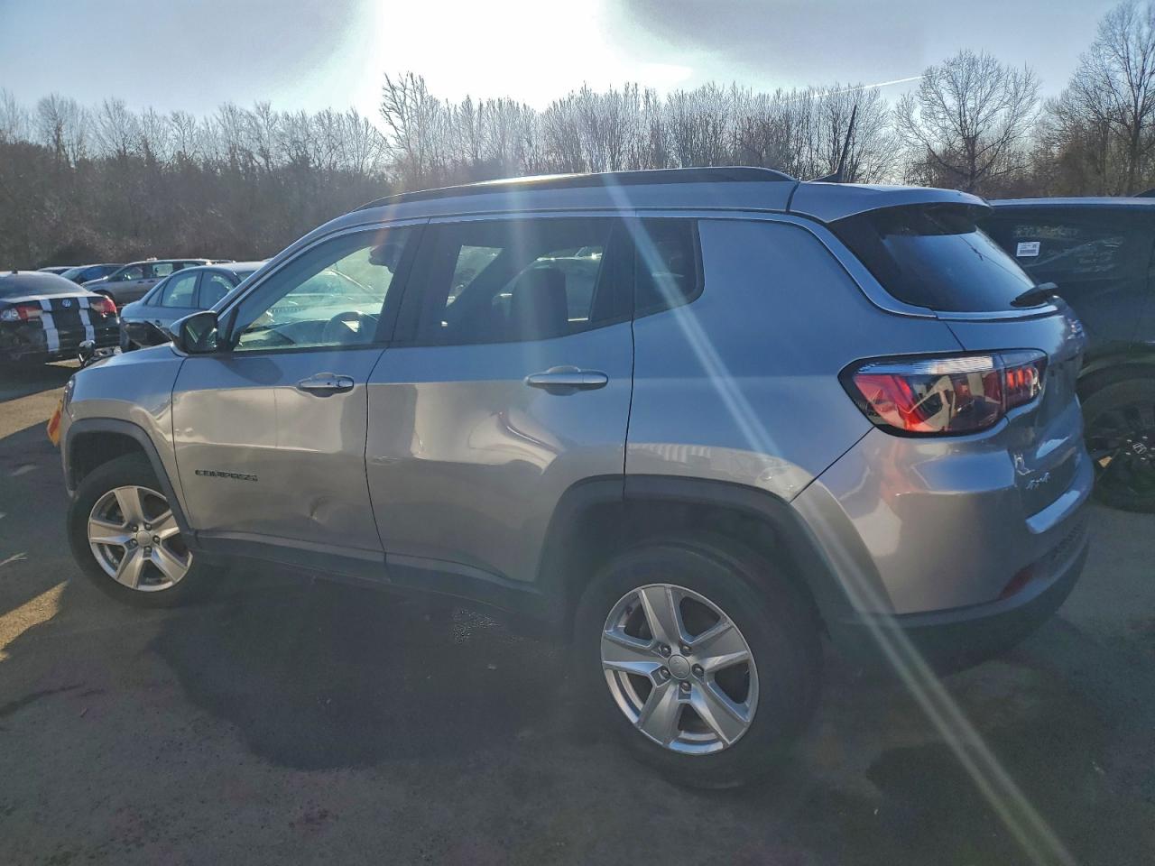 2022 JEEP COMPASS LATITUDE photo 2