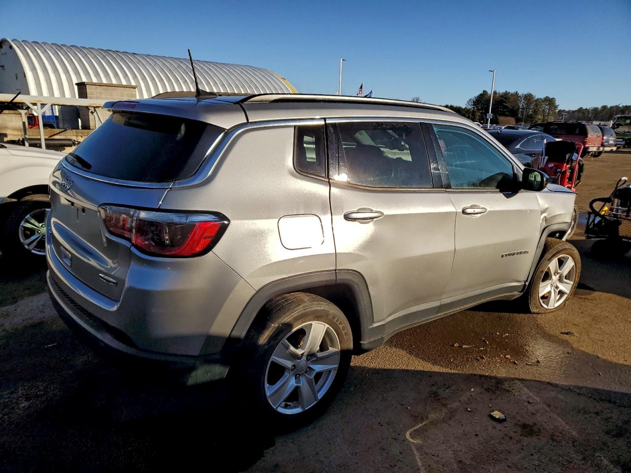 2022 JEEP COMPASS LATITUDE photo 3