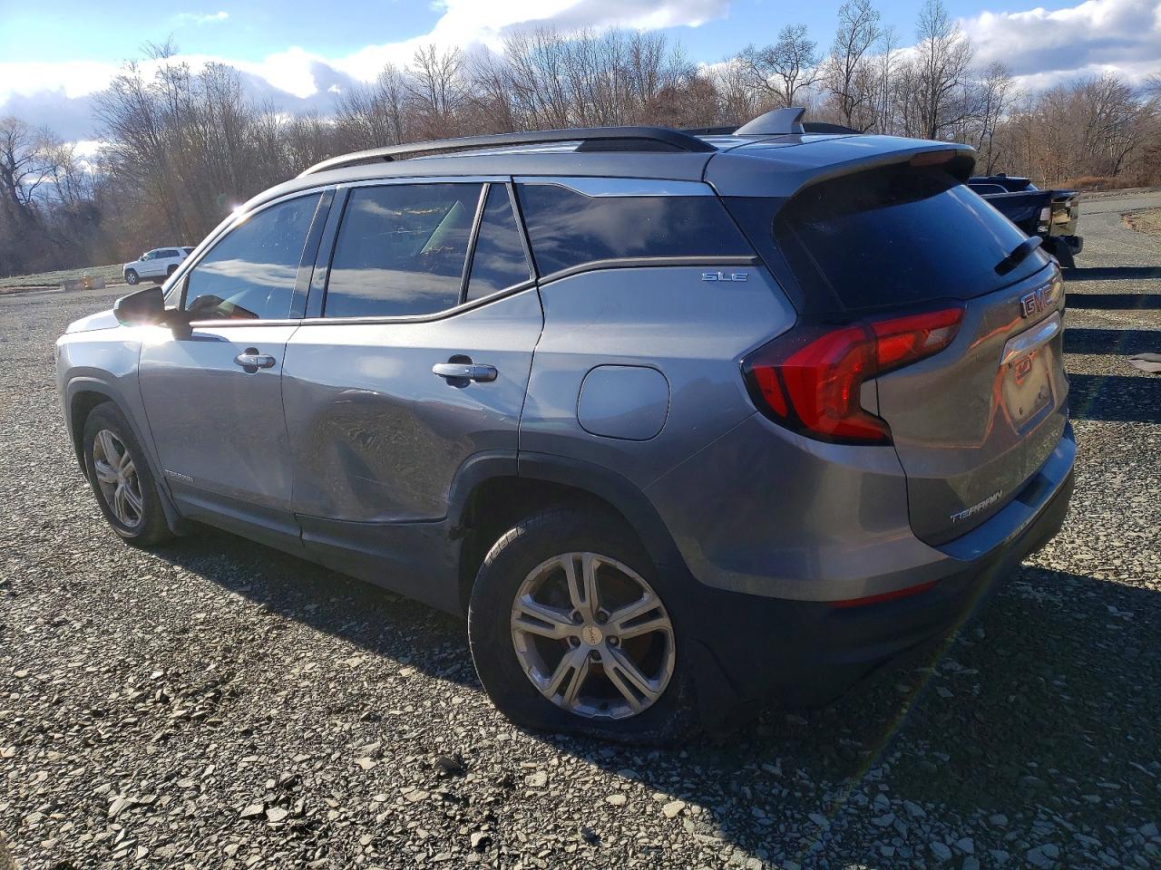 2019 GMC TERRAIN SLE photo 2