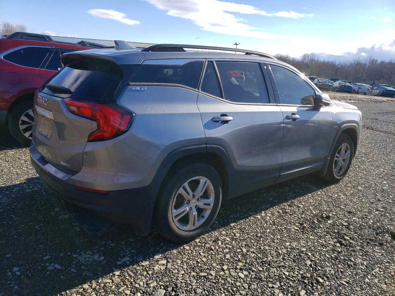 2019 GMC TERRAIN SLE photo 3