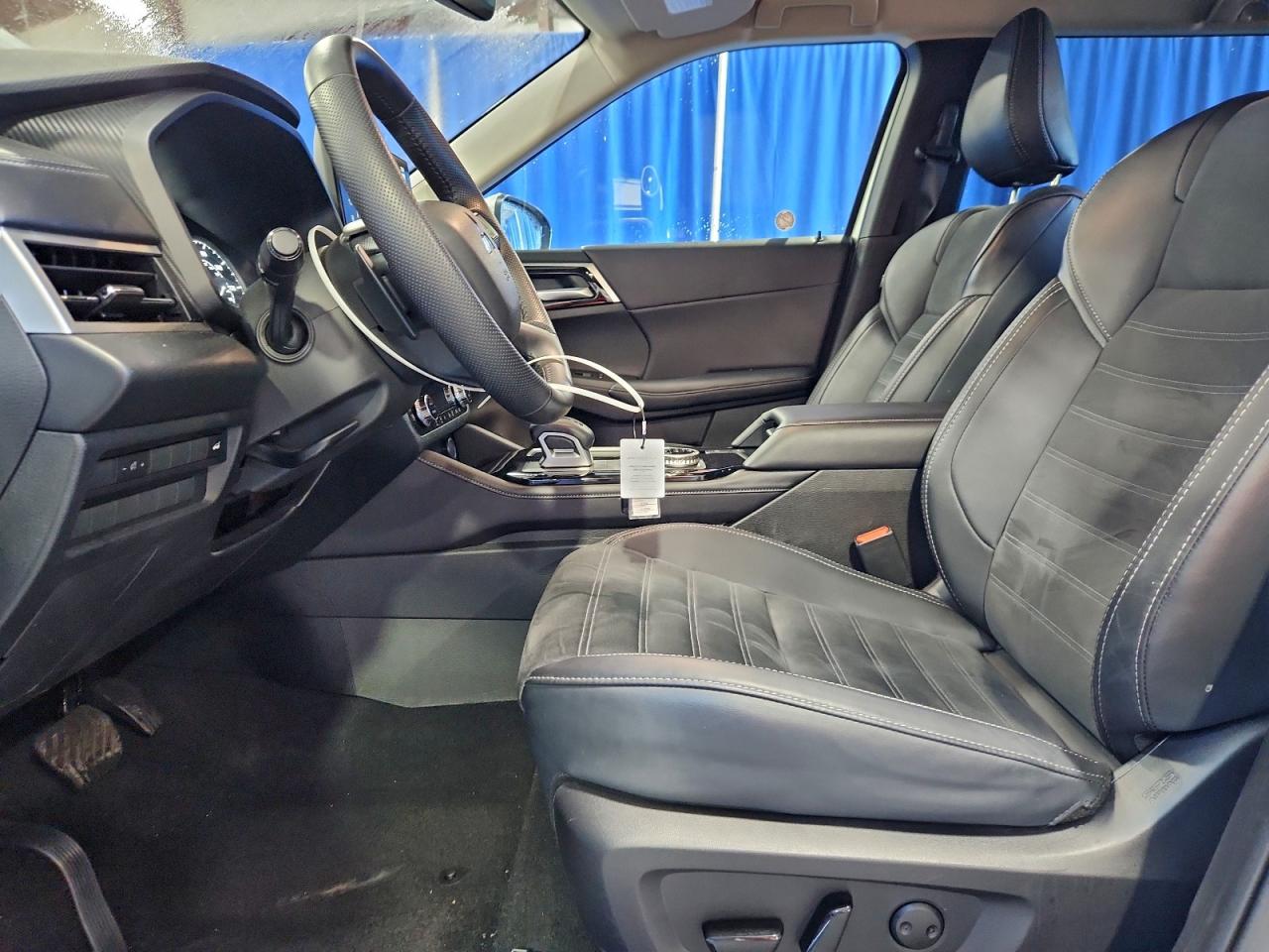 2025 MITSUBISHI OUTLANDER SE photo 19
