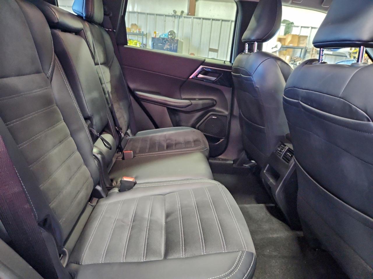 2025 MITSUBISHI OUTLANDER SE photo 28