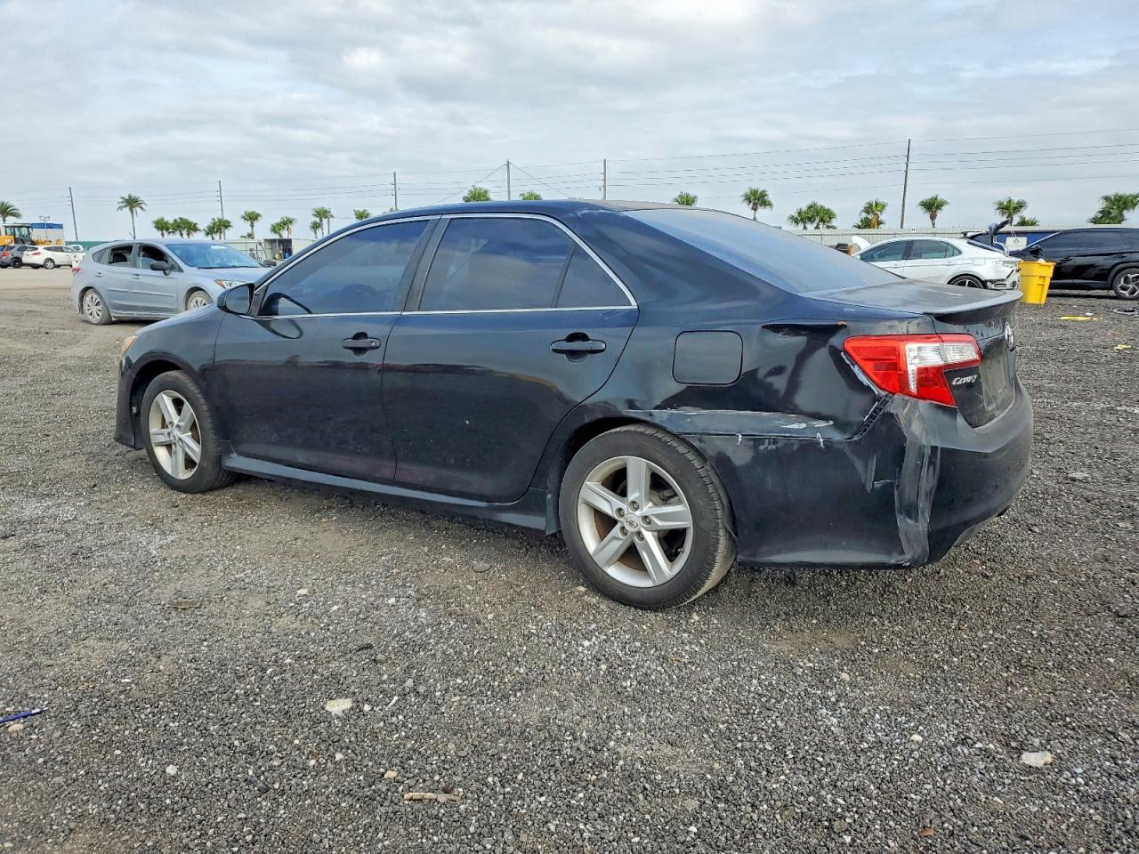 2012 TOYOTA CAMRY BASE photo 2