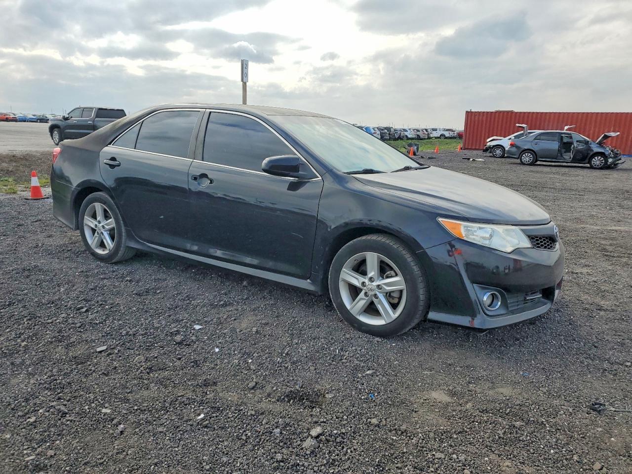 2012 TOYOTA CAMRY BASE photo 4