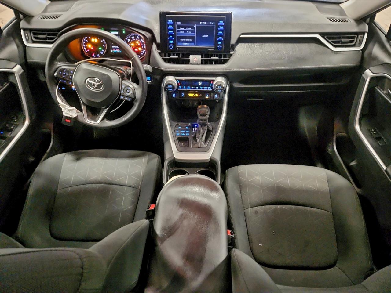 2021 TOYOTA RAV4 XLE photo 15