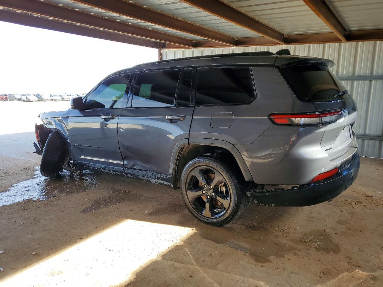 2024 JEEP GRAND CHEROKEE L LAREDO photo 2