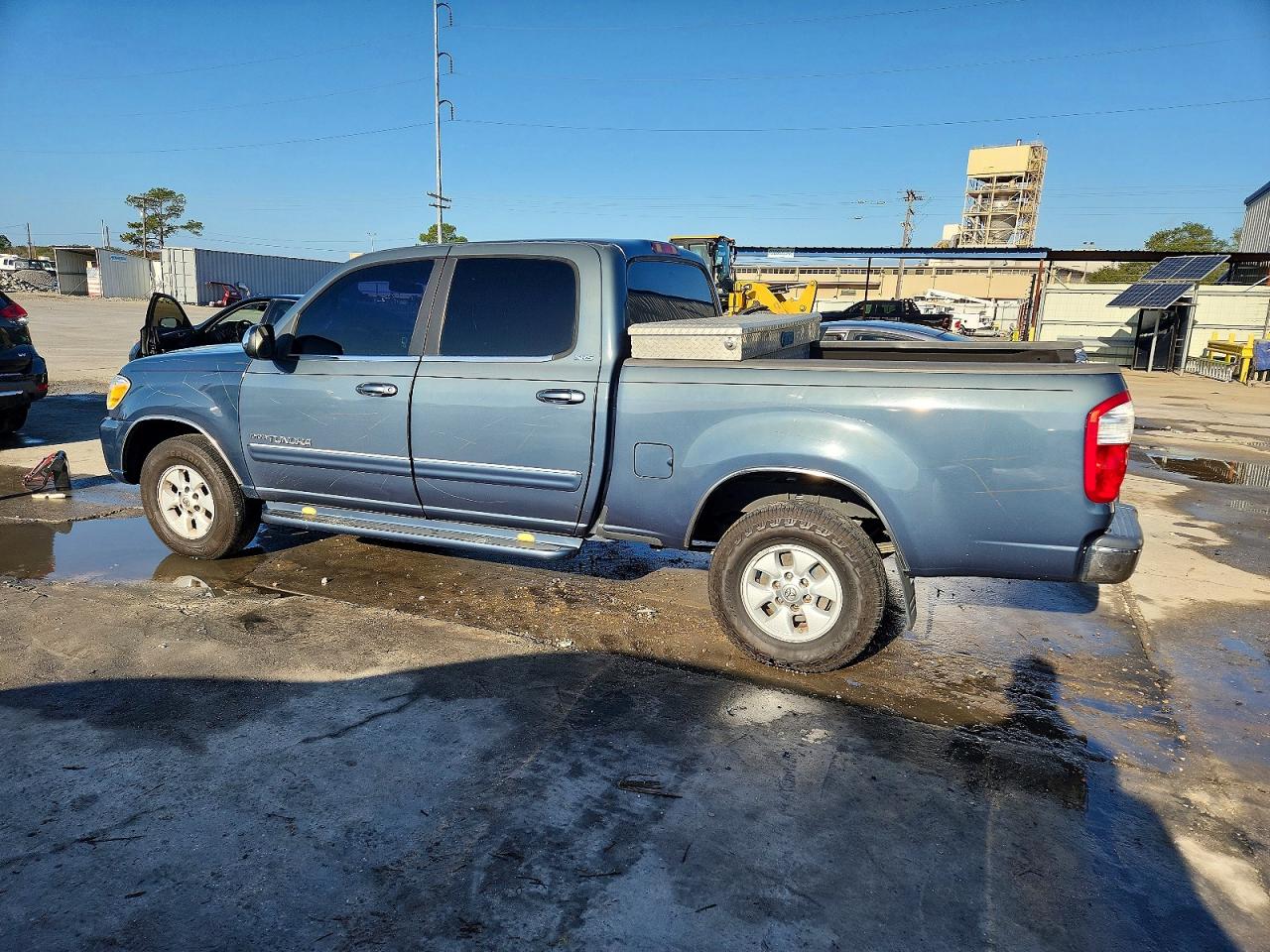 2006 TOYOTA TUNDRA DOUBLE CAB SR5 photo 2