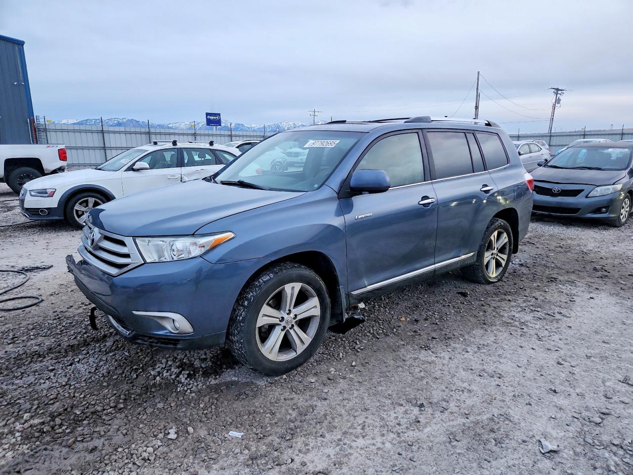 2011 TOYOTA HIGHLANDER
