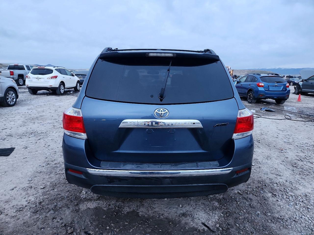 2011 TOYOTA HIGHLANDER LIMITED photo 6