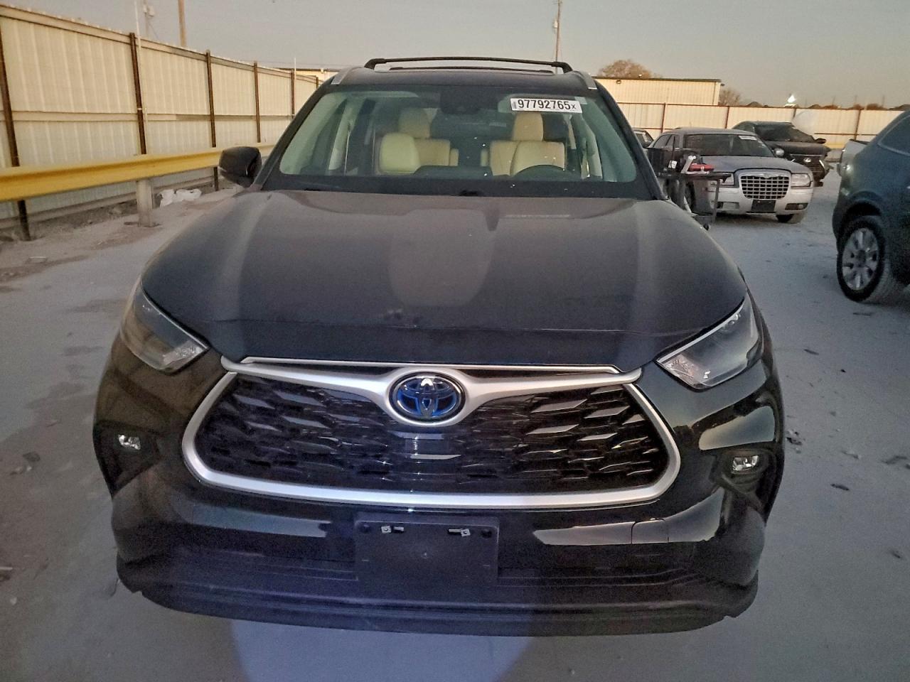2023 TOYOTA HIGHLANDER HYBRID XLE photo 5