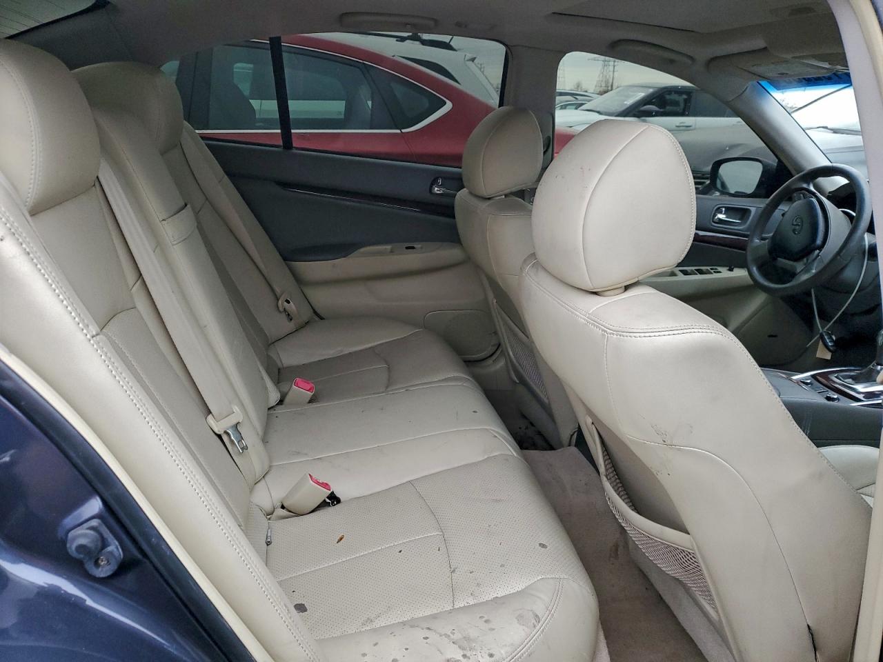 2012 INFINITI G37 photo 10