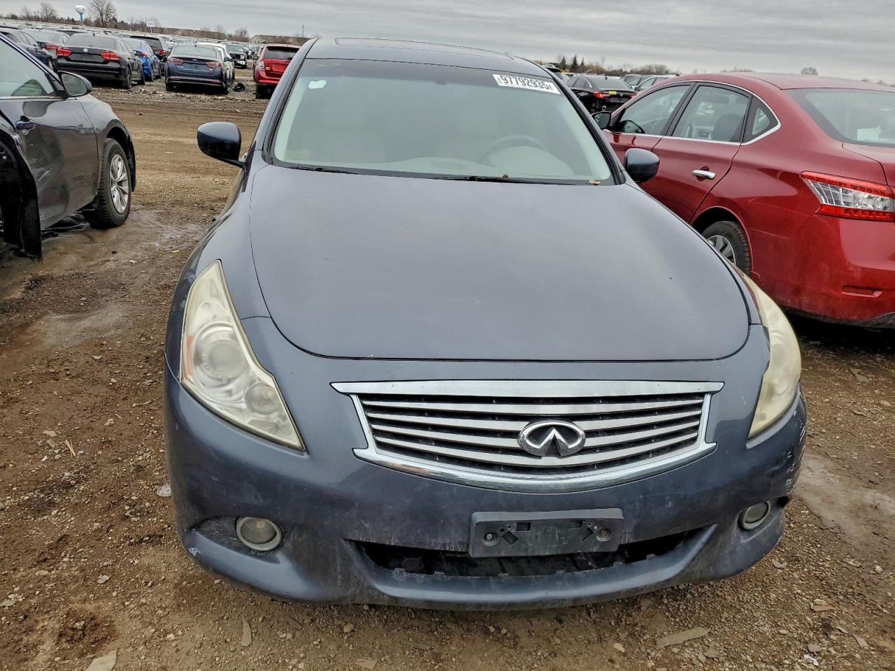 2012 INFINITI G37 photo 5