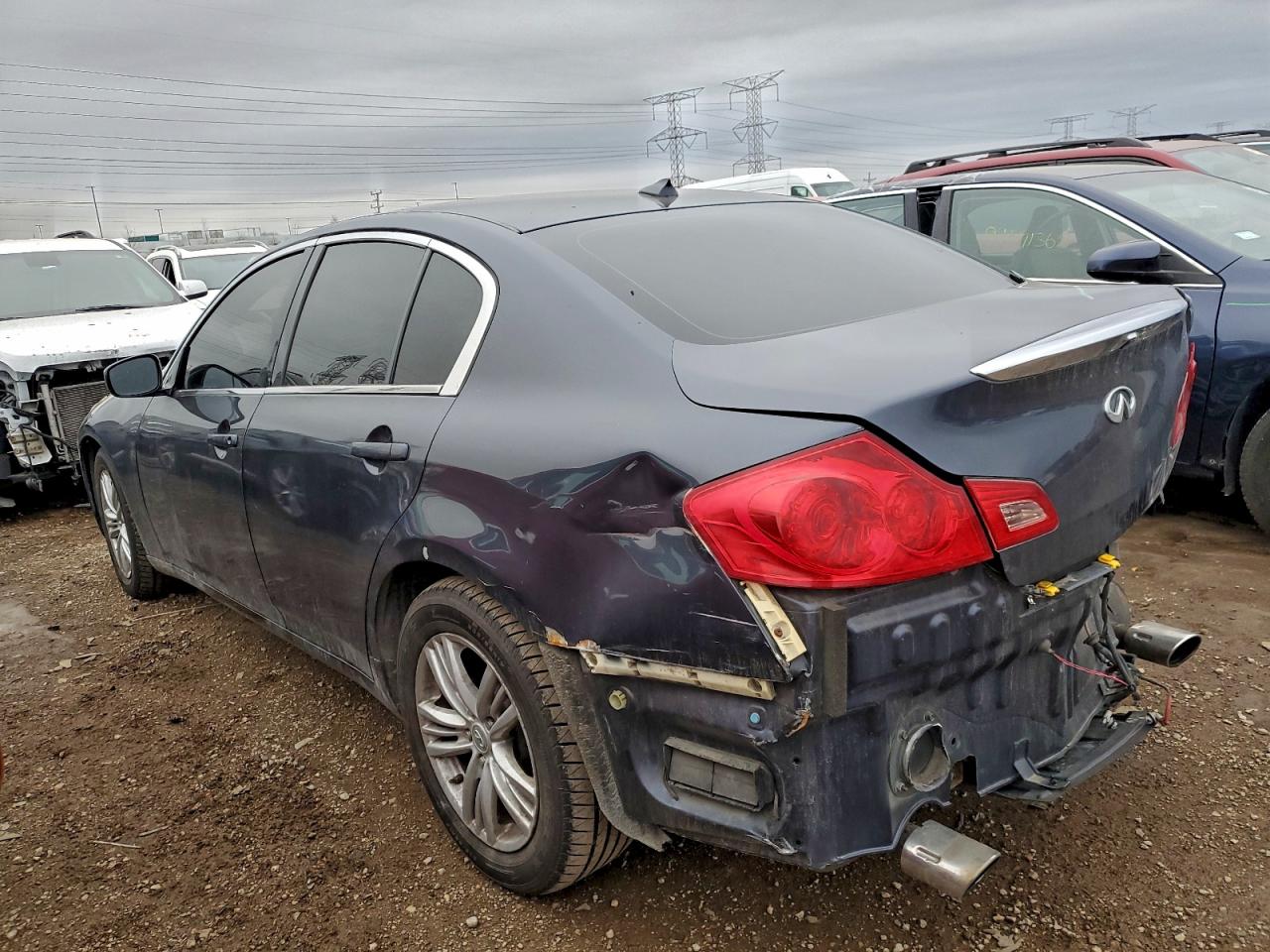 2012 INFINITI G37 photo 2
