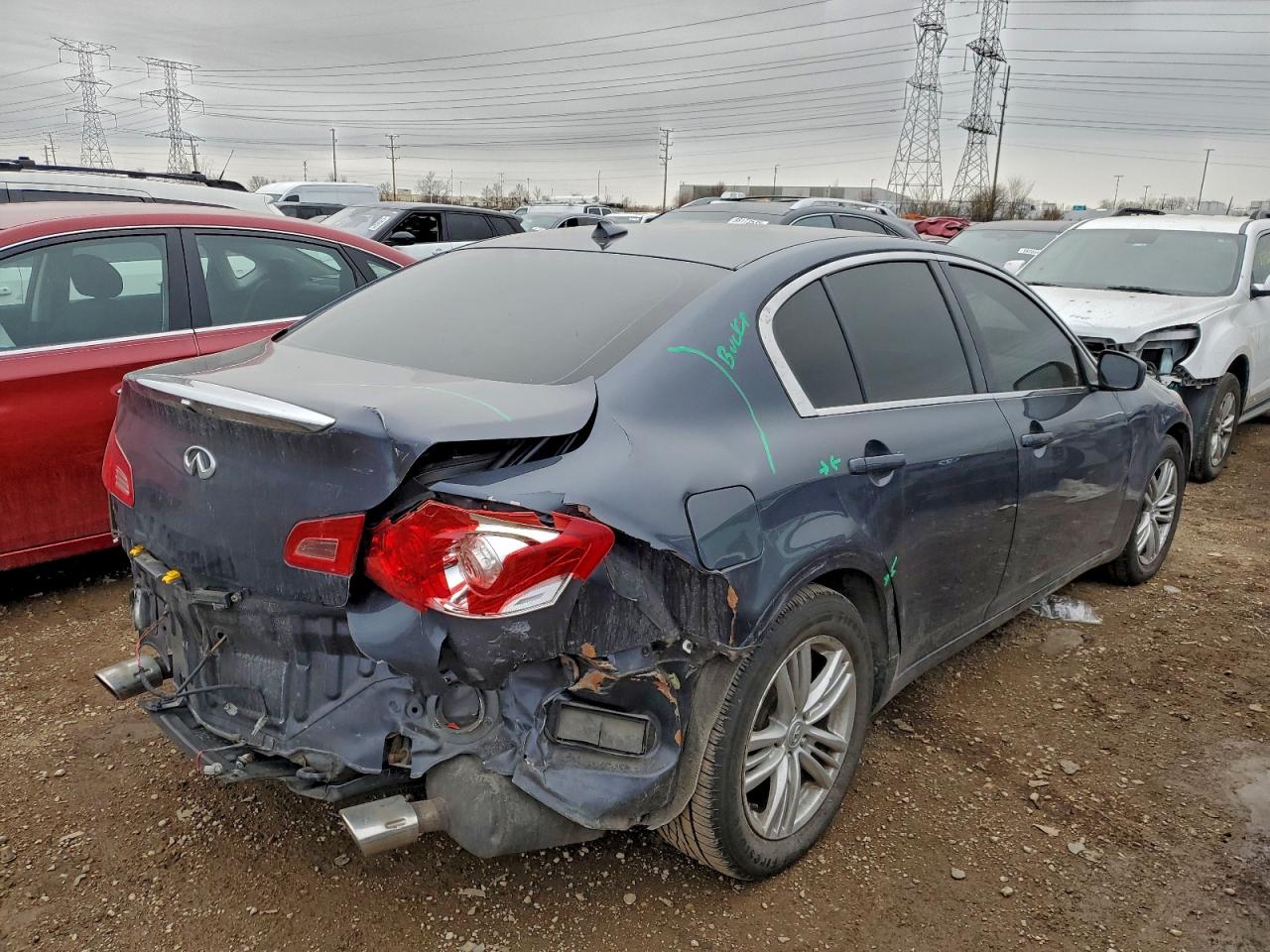 2012 INFINITI G37 photo 3