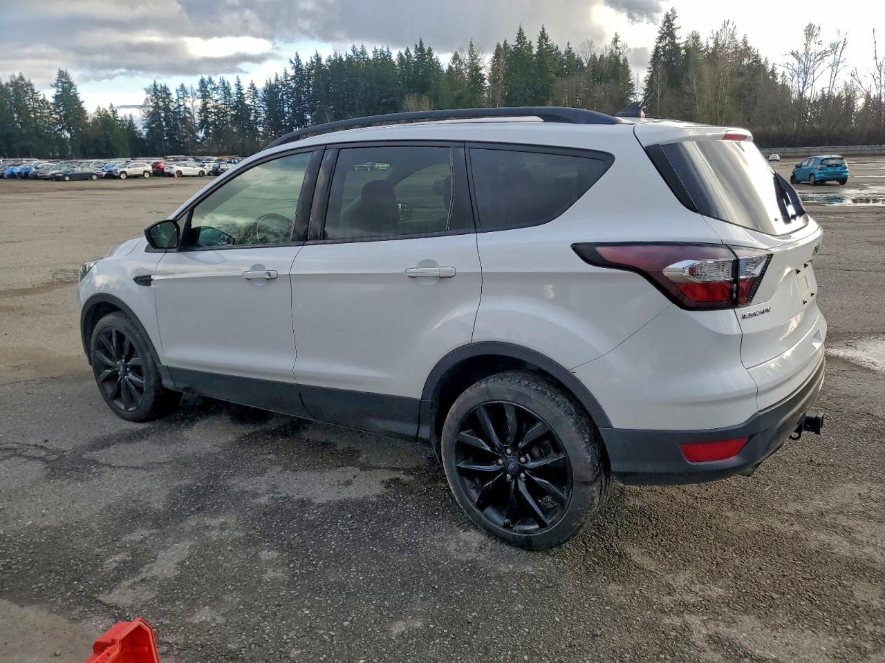 2018 FORD ESCAPE SE photo 2
