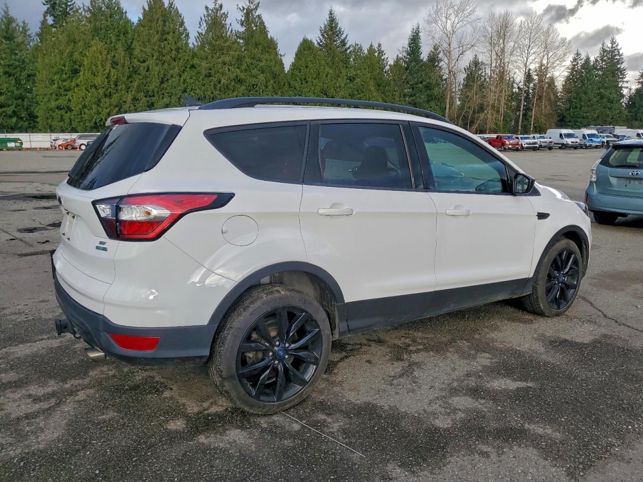 2018 FORD ESCAPE SE photo 3