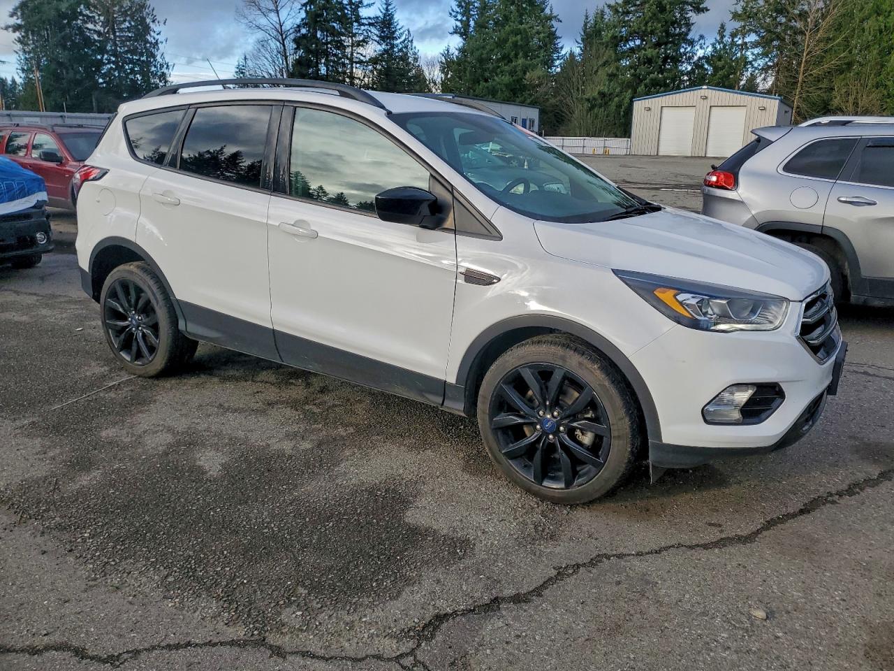 2018 FORD ESCAPE SE photo 4