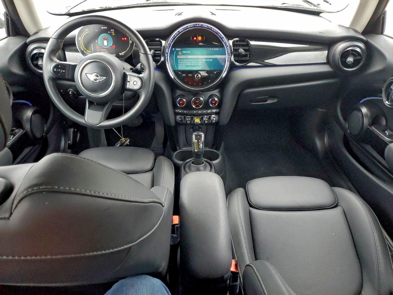 2023 MINI COOPER SE photo 8