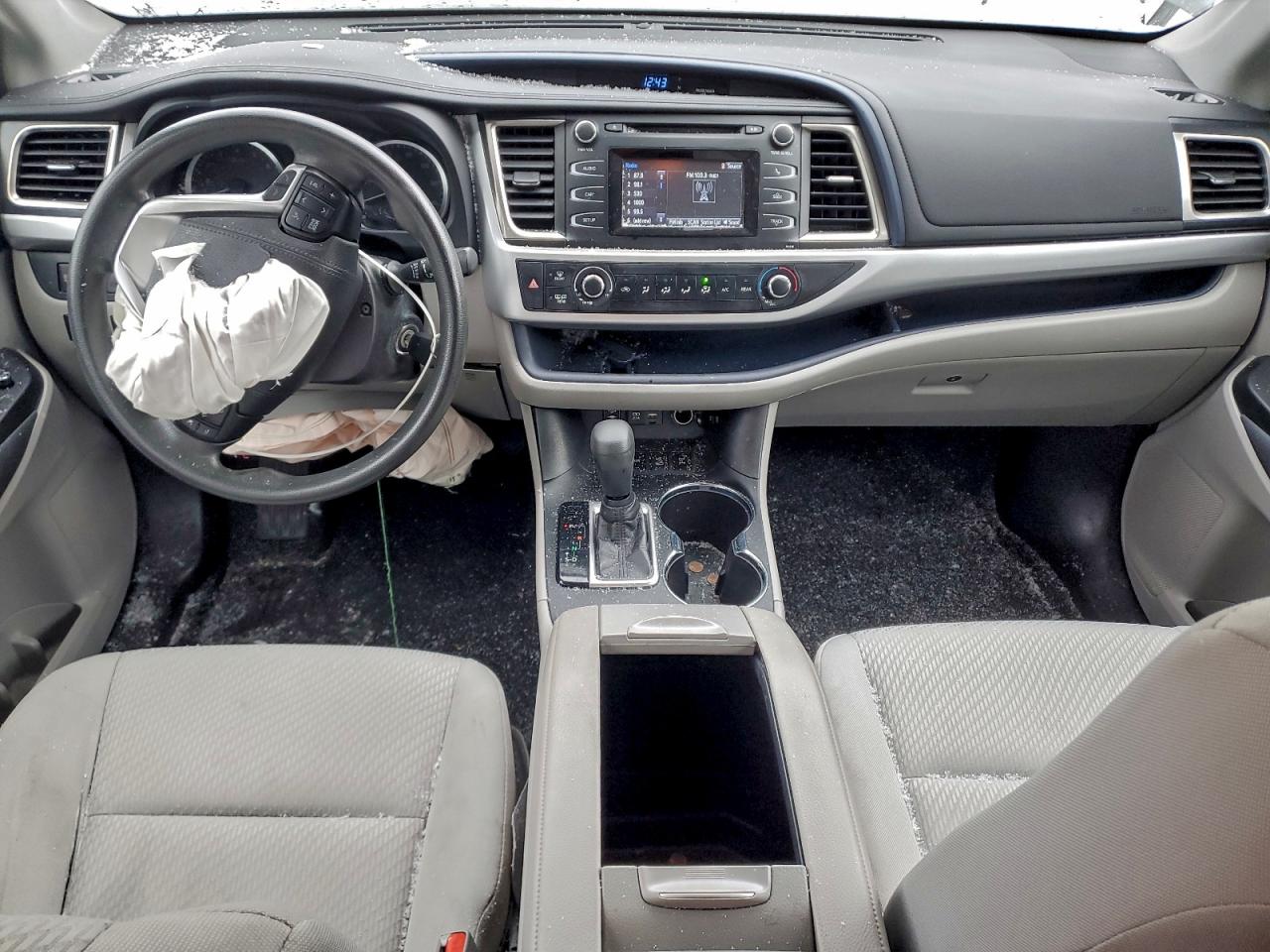 2019 TOYOTA HIGHLANDER LE photo 15