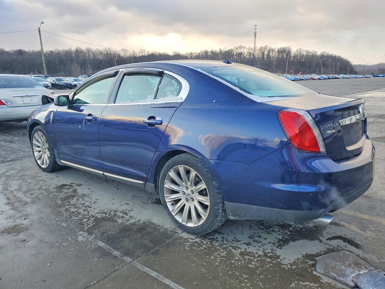 2011 LINCOLN MKS photo 2