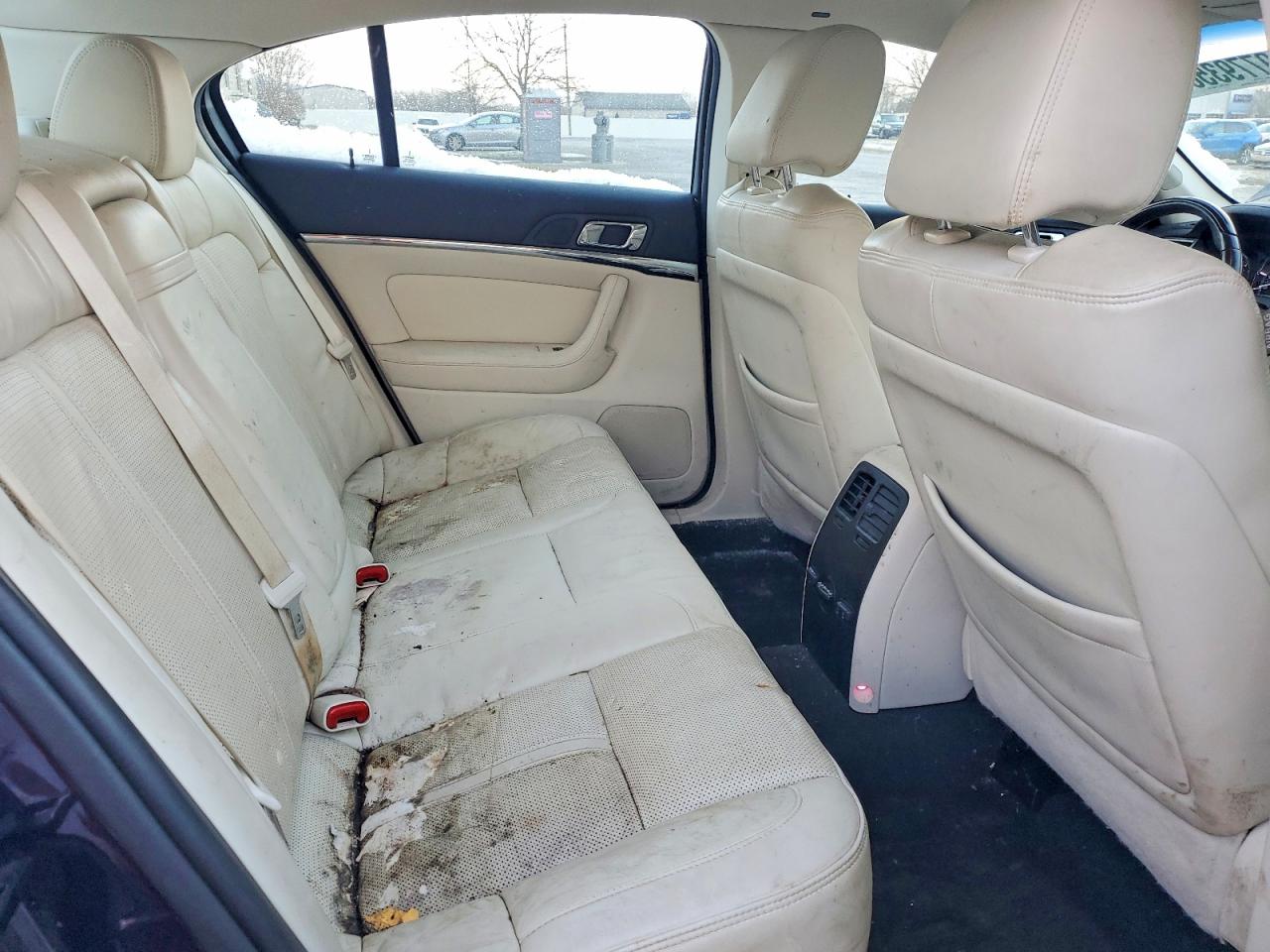 2011 LINCOLN MKS photo 10