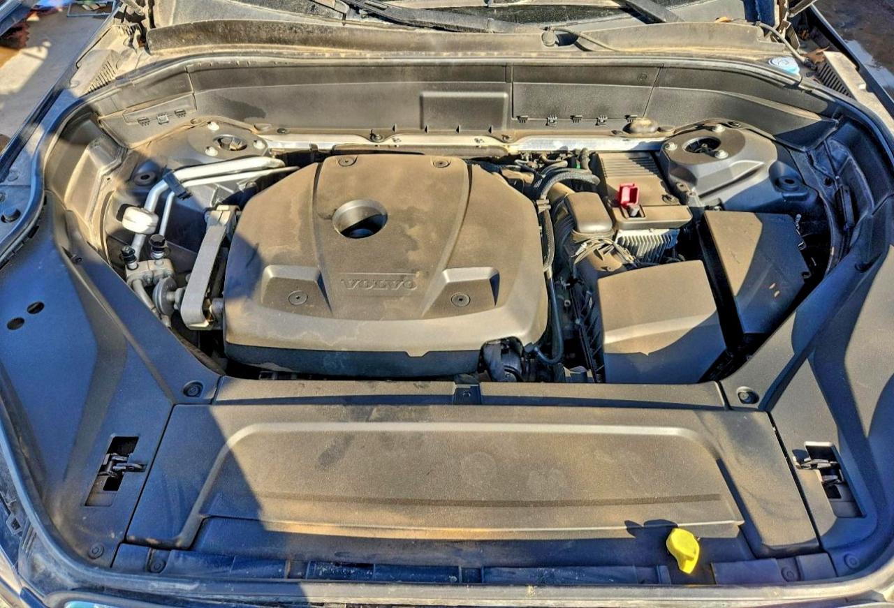2016 VOLVO XC90 T6 photo 12