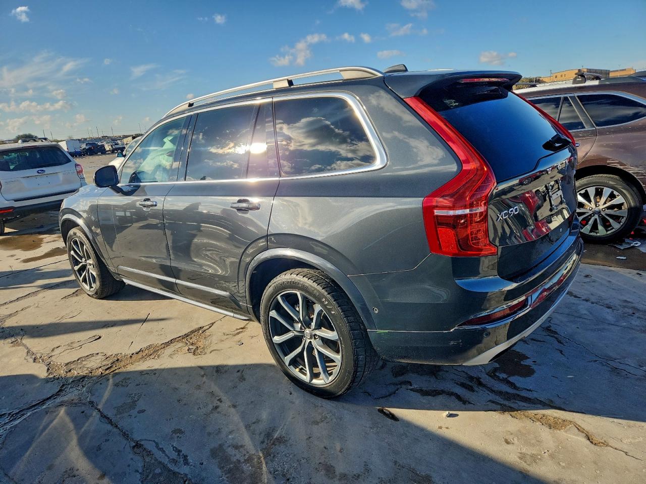 2016 VOLVO XC90 T6 photo 2