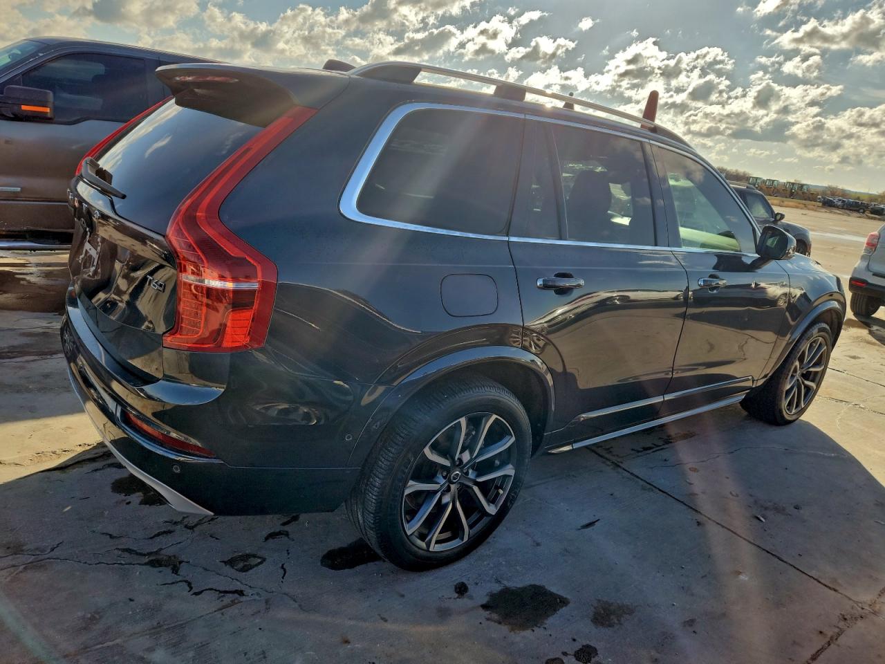 2016 VOLVO XC90 T6 photo 3