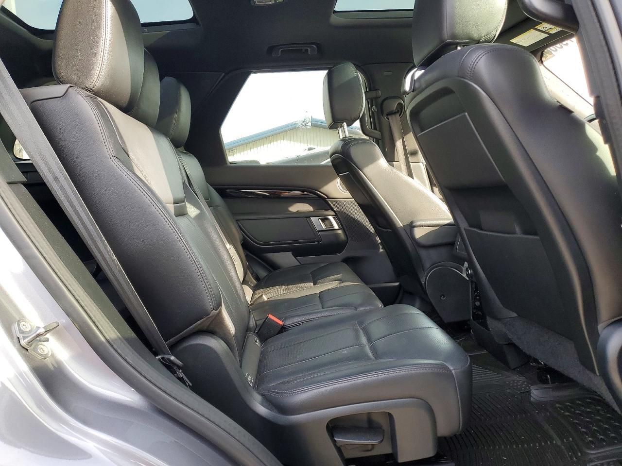 2020 LAND ROVER DISCOVERY SE photo 11