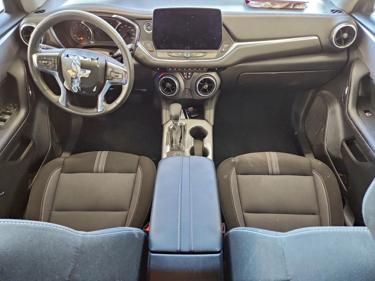 2025 CHEVROLET BLAZER 2LT photo 8