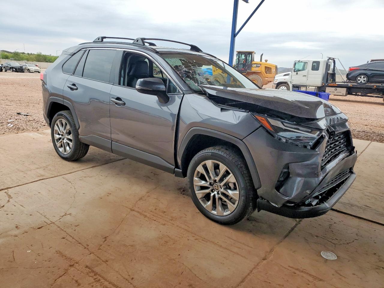 2024 TOYOTA RAV4 XLE PREMIUM photo 4