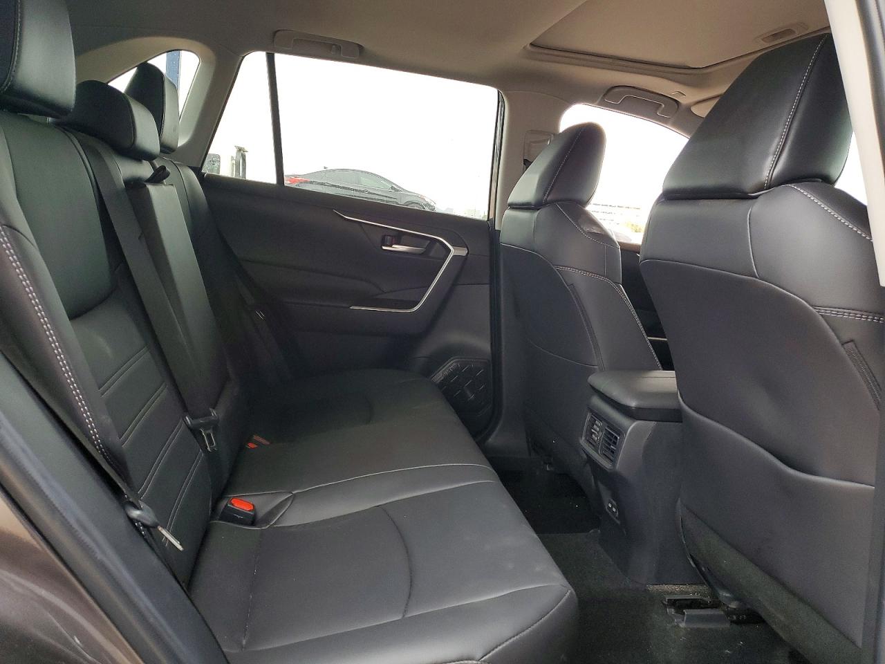 2024 TOYOTA RAV4 XLE PREMIUM photo 10
