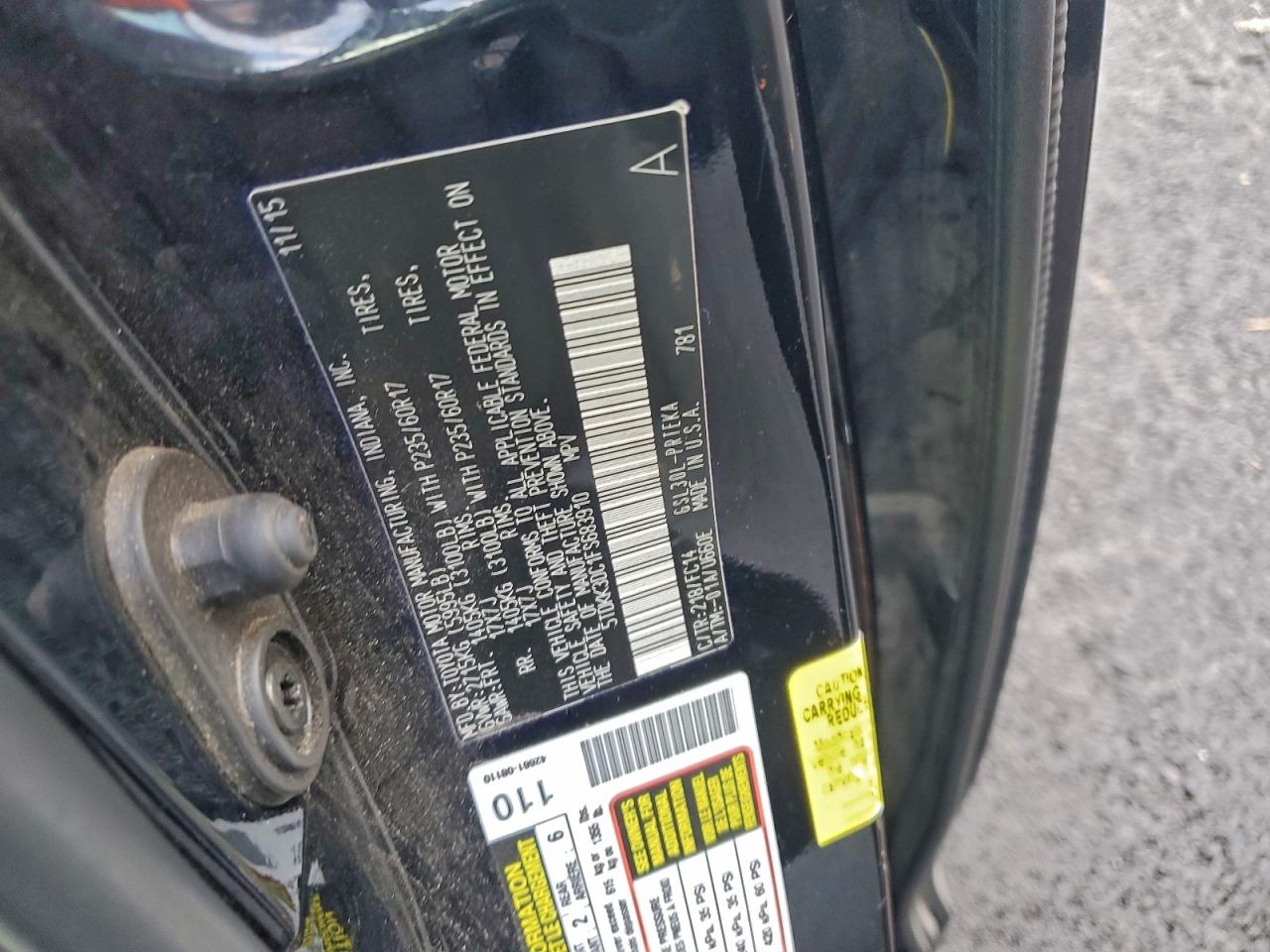 2015 TOYOTA SIENNA LE photo 13