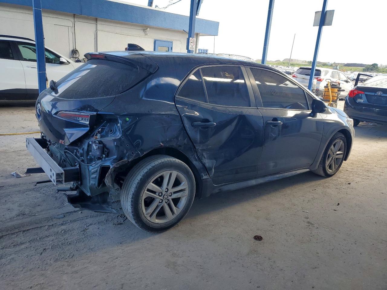 2020 TOYOTA COROLLA SE photo 3