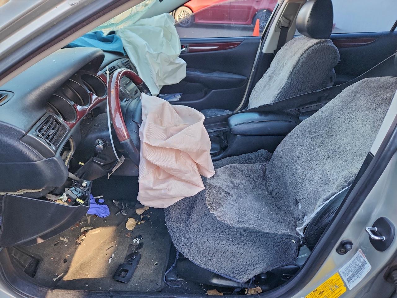 2002 LEXUS ES photo 13