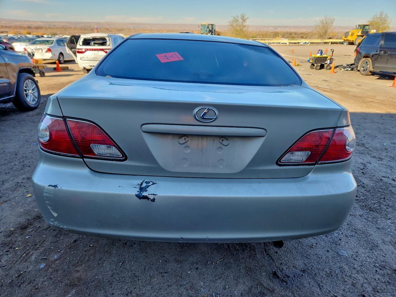 2002 LEXUS ES photo 11