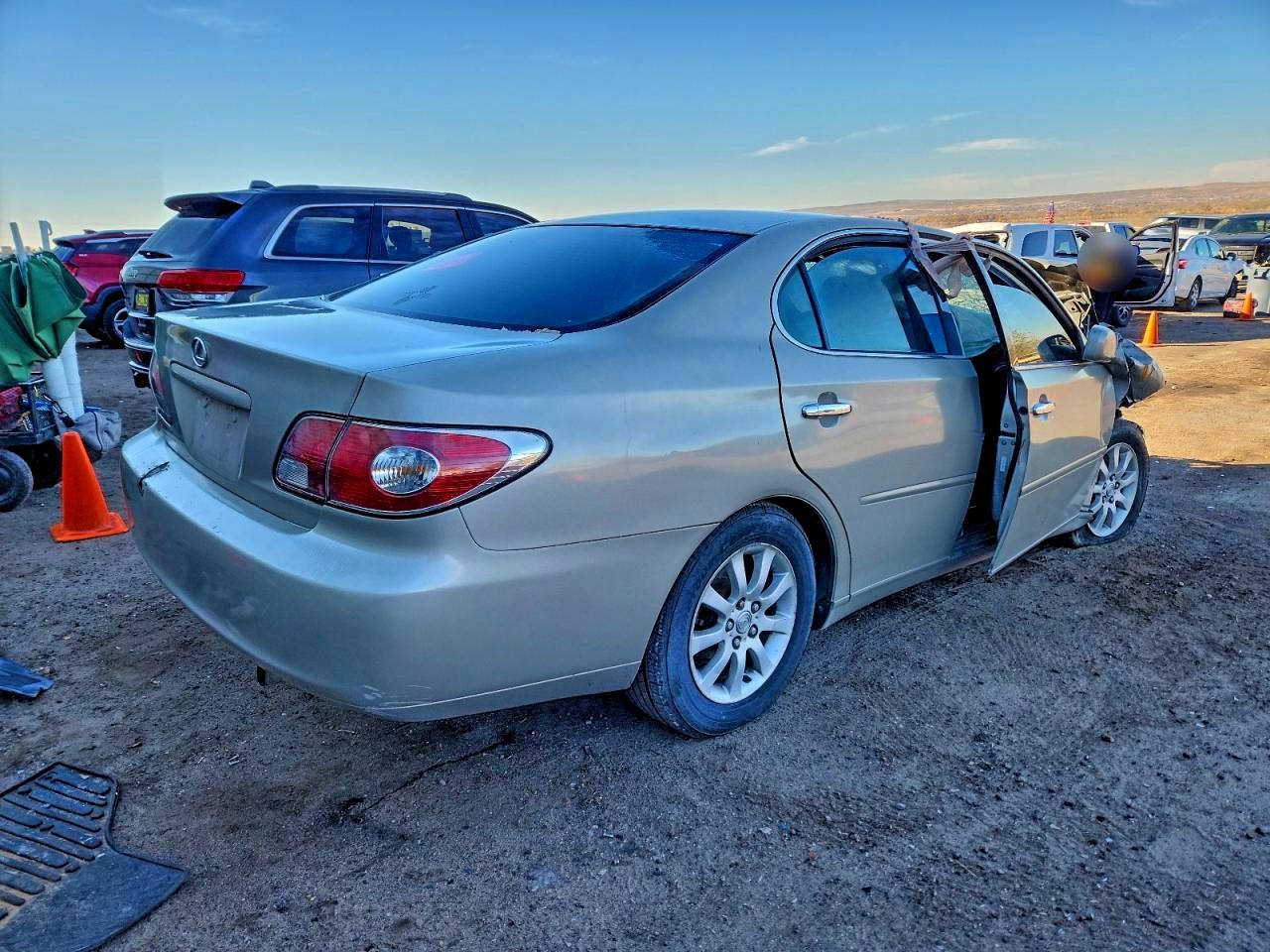 2002 LEXUS ES photo 5