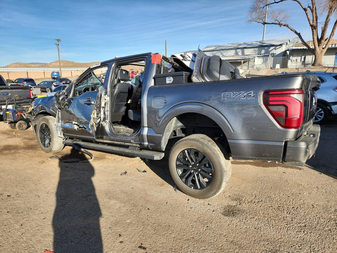 2025 FORD F150 LARIAT photo 2