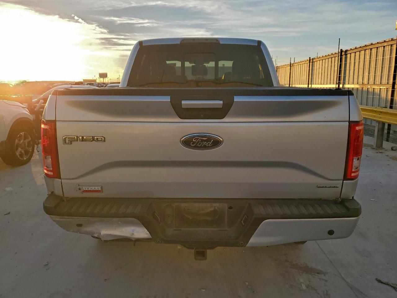 2015 FORD F150 SUPERCREW photo 6