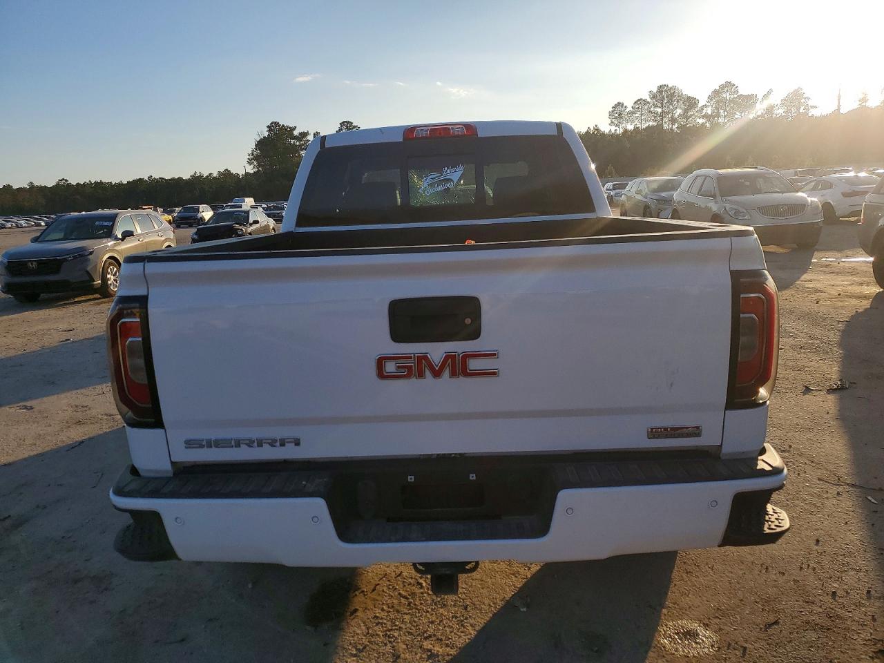 2017 GMC SIERRA K1500 SLT photo 6
