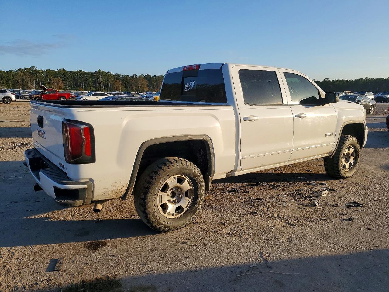 2017 GMC SIERRA K1500 SLT photo 3