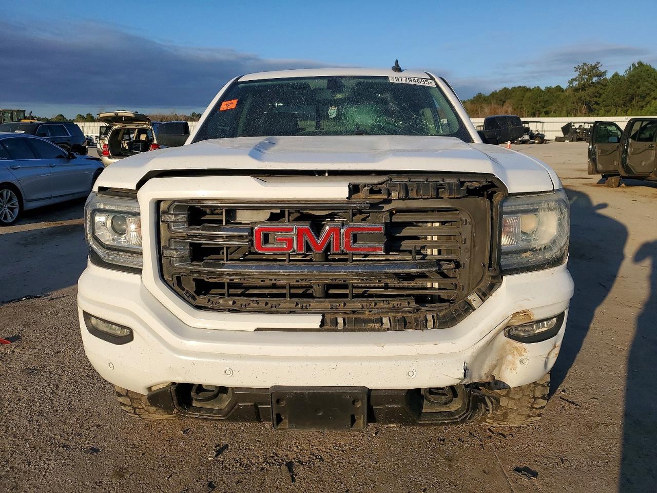 2017 GMC SIERRA K1500 SLT photo 5