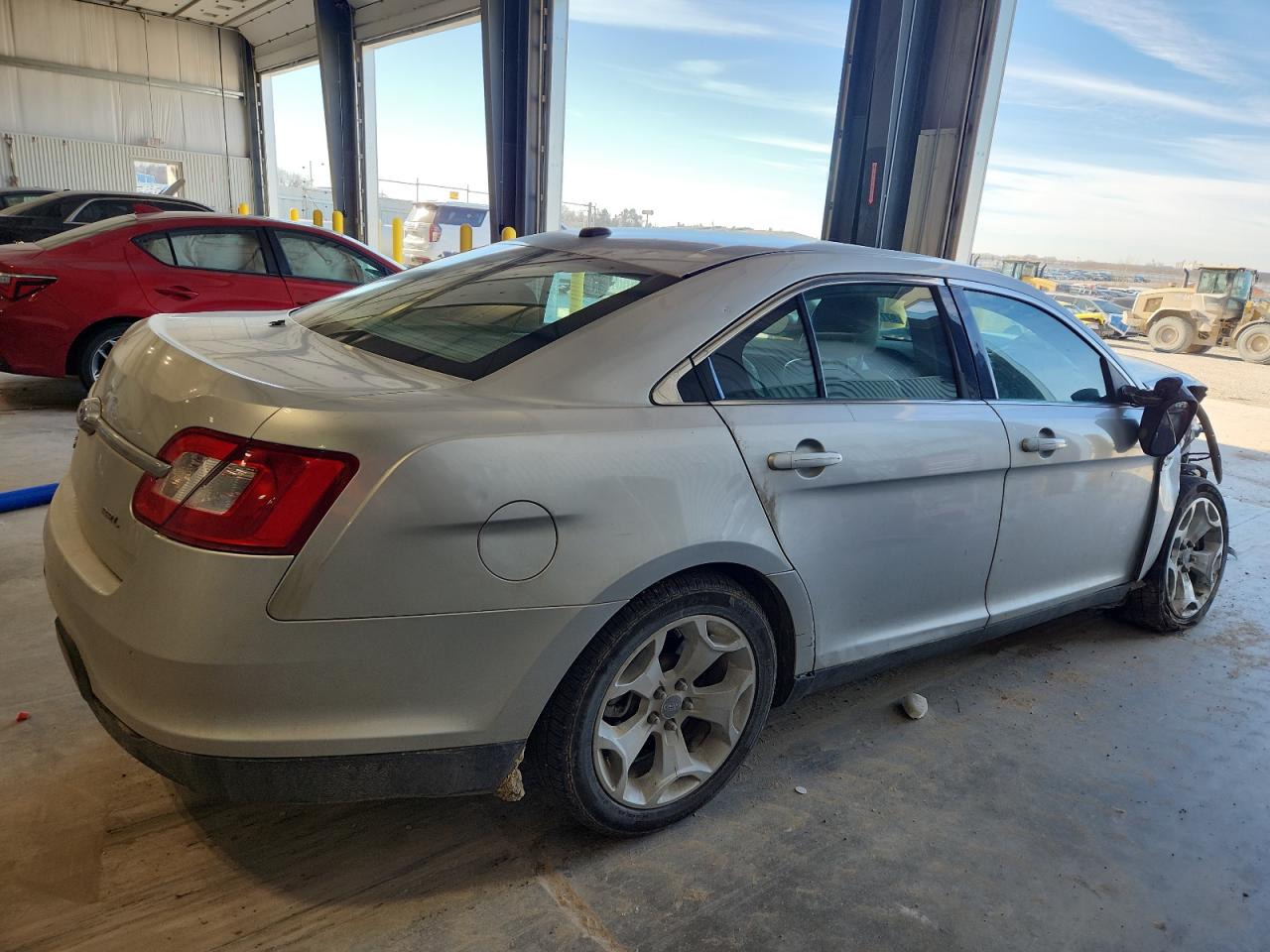 2011 FORD TAURUS SEL photo 3