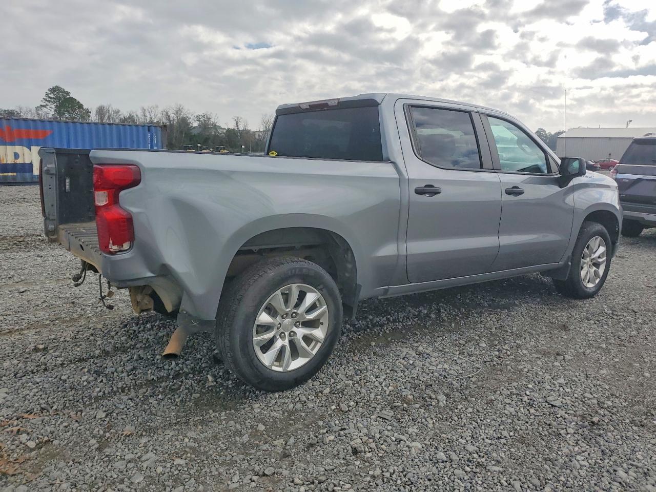2023 CHEVROLET SILVERADO C1500 CUSTOM photo 3