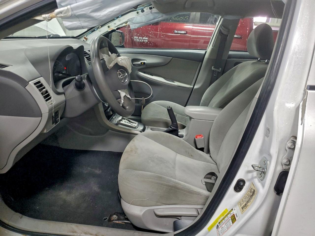 2010 TOYOTA COROLLA LE photo 13